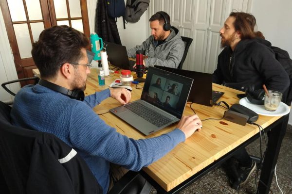 Trabajo de la cooperativa GENEOS, desarrollando software personalizado en funcion del cliente.